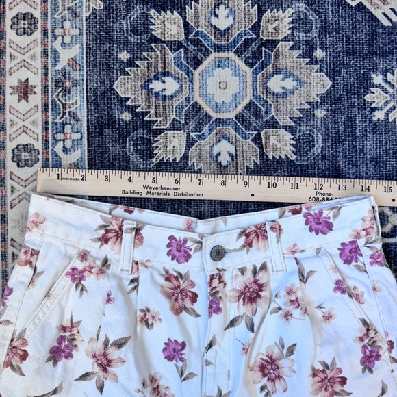 American Eagle White Floral Denim Mom Shorts Women’s Size 4 100% Cotton - Picture 13 of 16